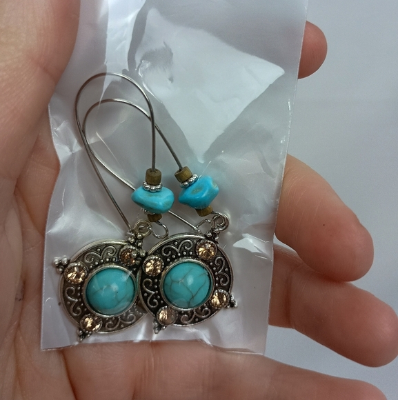 2/30$ Or 3/$35 Boho Western Silver and Turquoise Dangle Earrings (#0204) - Picture 2 of 2